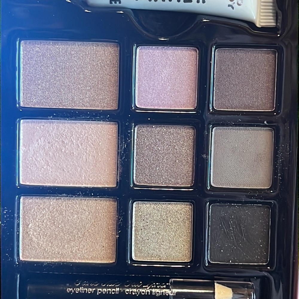 Hard Candy SASSY EYES Sultry Eyeshadow Palette NEW IN TIN - Picture 5 of 7